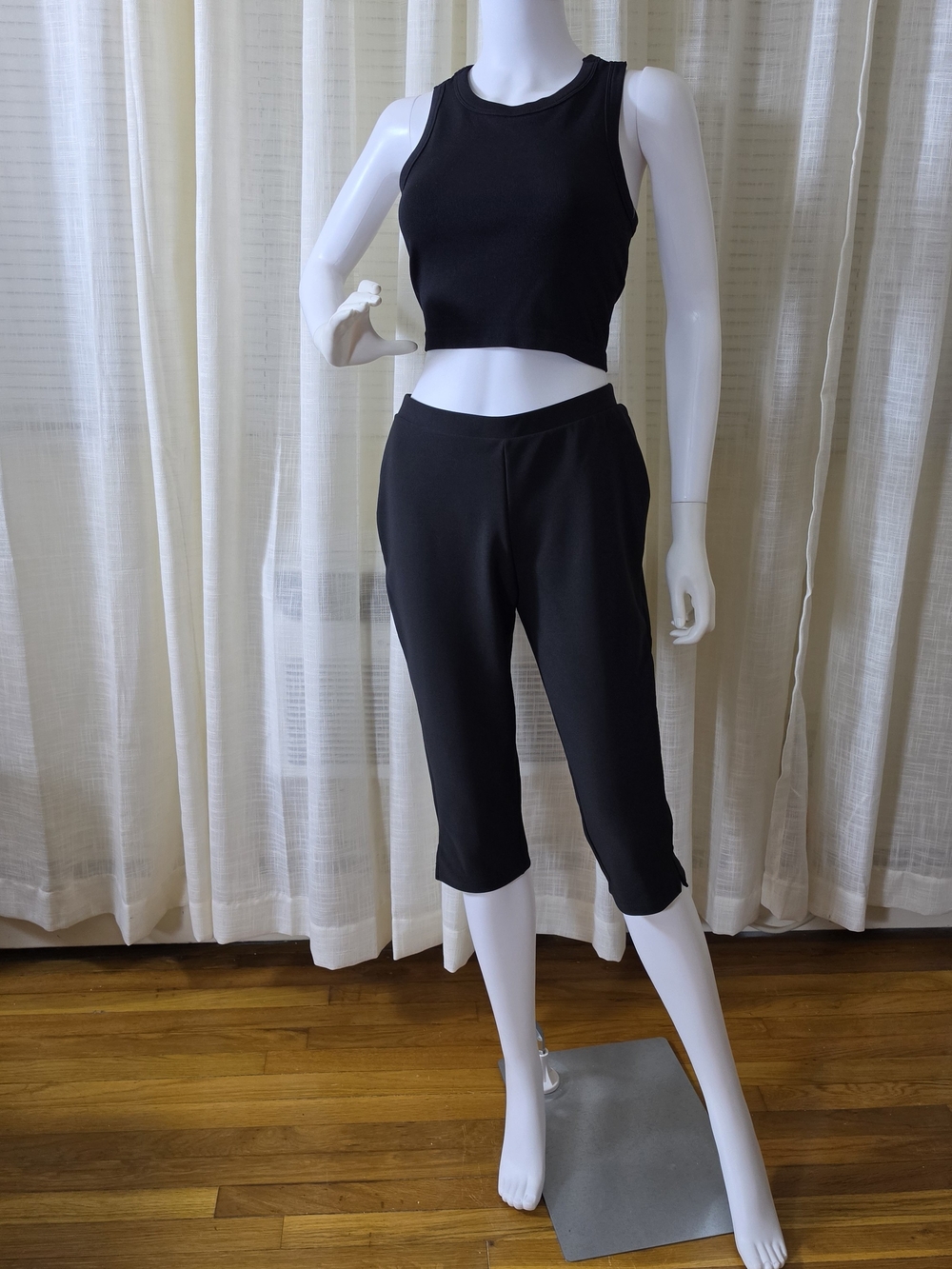 Capri Pants - Women - Picture 9 of 15